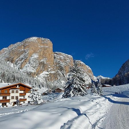 Garni Hotel Iris Selva di Val Gardena Luaran gambar