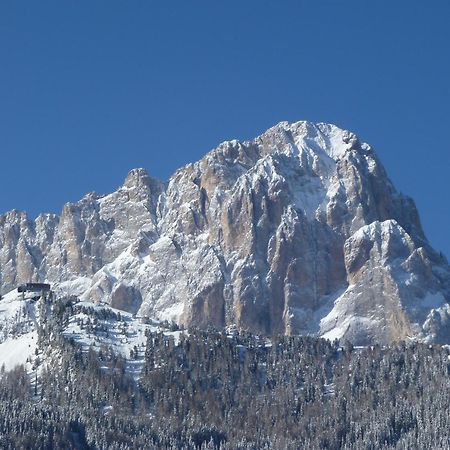 Garni Hotel Iris Selva di Val Gardena Luaran gambar