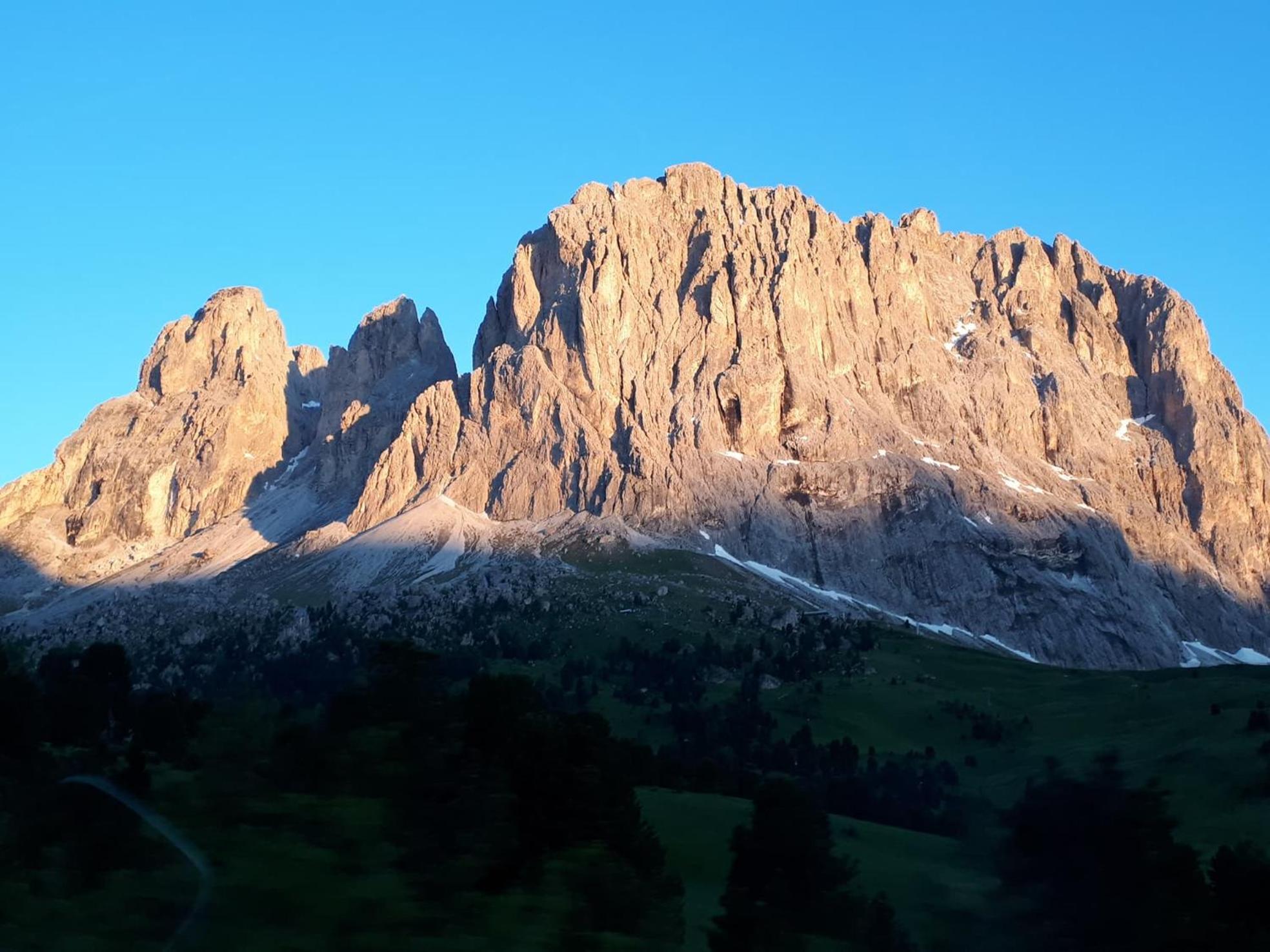 Garni Hotel Iris Selva di Val Gardena Luaran gambar