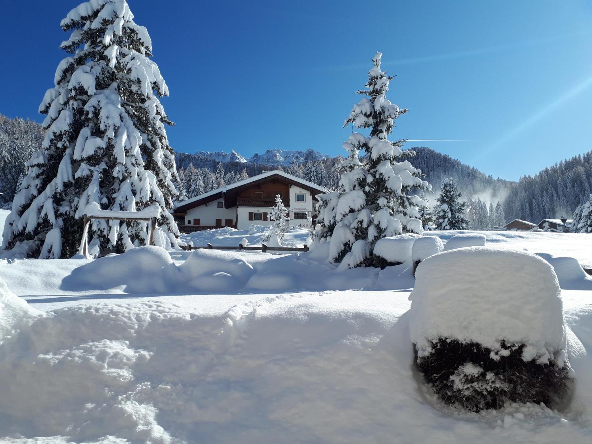 Garni Hotel Iris Selva di Val Gardena Luaran gambar