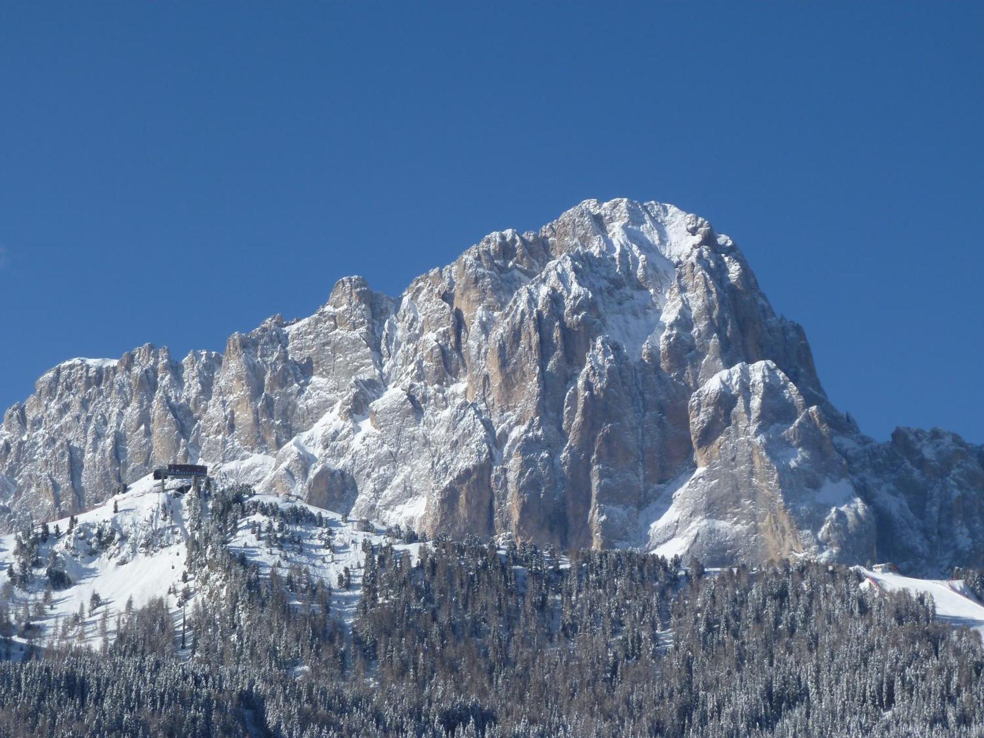 Garni Hotel Iris Selva di Val Gardena Luaran gambar