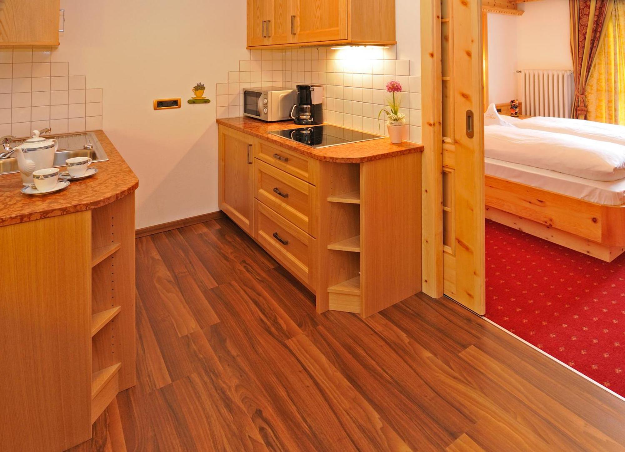 Garni Hotel Iris Selva di Val Gardena Luaran gambar